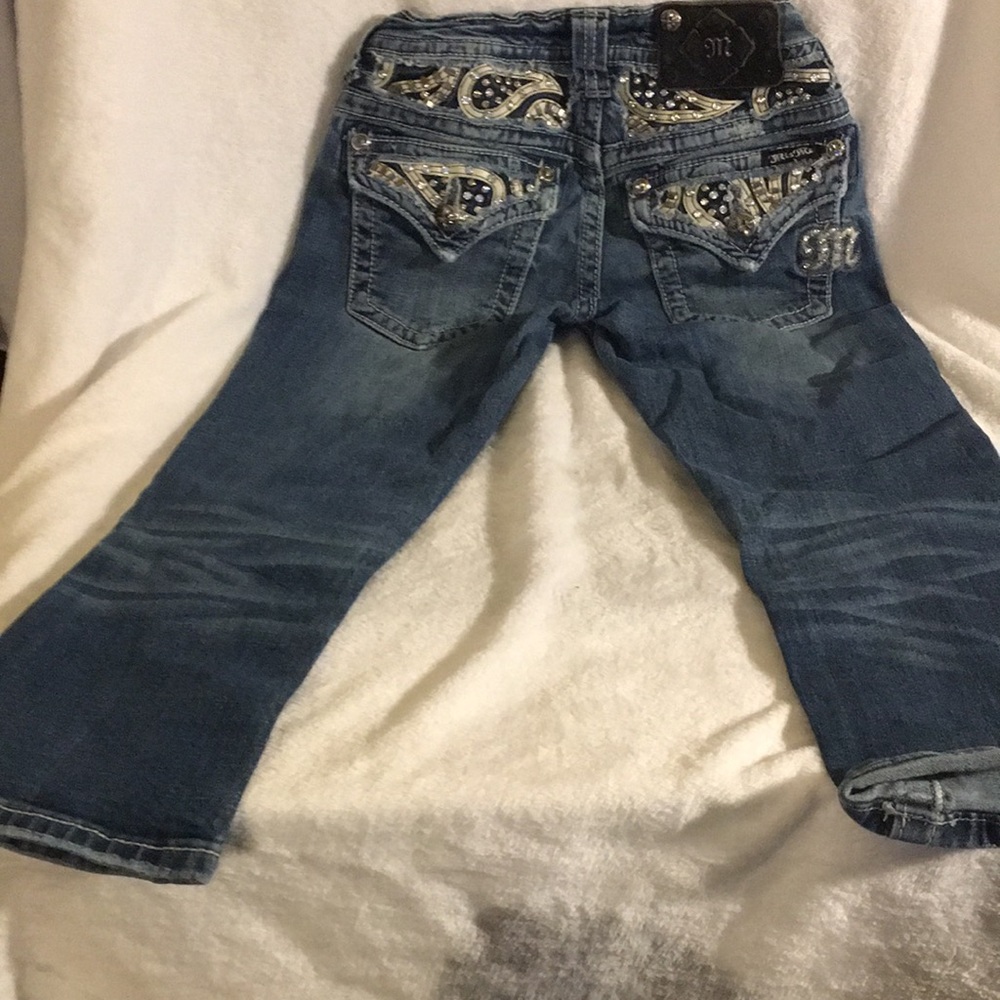 Women’s Miss Me capris